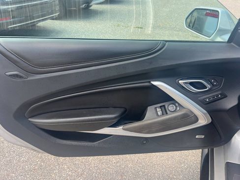 Used 2018 Chevrolet Camaro SS RWD image 17