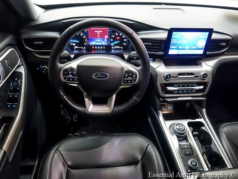 Certified 2023 Ford Explorer XLT w/ Equipment Group 202A AWD/4WD image 12