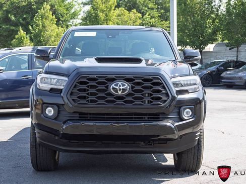 Used 2021 Toyota Tacoma TRD Sport w/ TRD Premium Sport Package AWD/4WD image 14