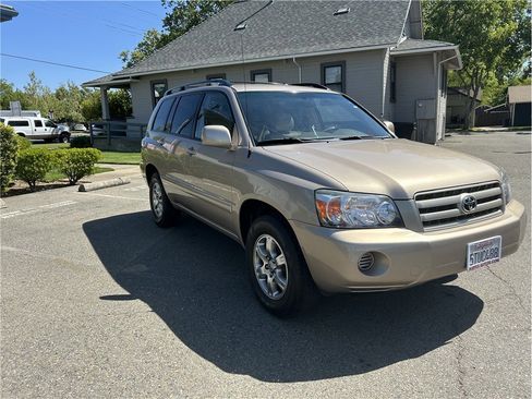 Used 2006 Toyota Highlander 2WD image 1