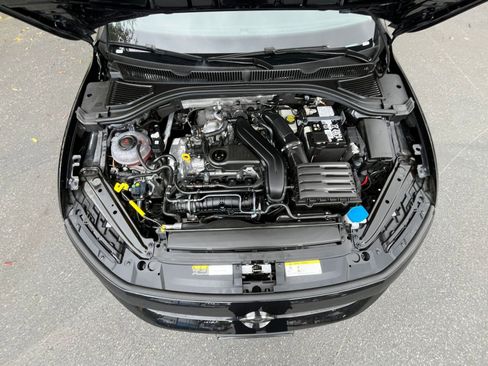 Used 2025 Volkswagen Jetta SE image 30