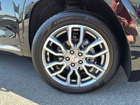 Used 2023 GMC Terrain Denali w/ Denali Premium Package AWD/4WD image 9