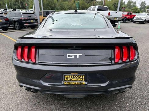 Used 2022 Ford Mustang GT RWD image 4