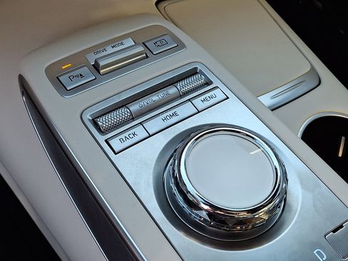 Certified 2023 Genesis Electrified GV70 w/ Prestige Package AWD/4WD image 18
