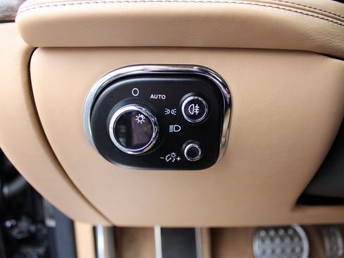 Used 2017 Bentley Mulsanne image 21