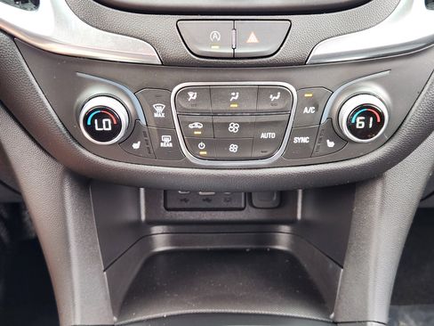 Used 2024 Chevrolet Equinox LT image 19