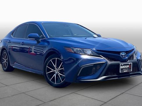 Used 2024 Toyota Camry SE w/ Audio Upgrade Package FWD image 3