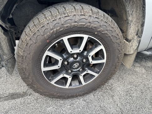 Used 2020 Toyota Tundra Limited image 3