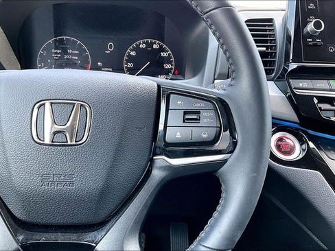 Certified 2025 Honda Odyssey Touring image 12