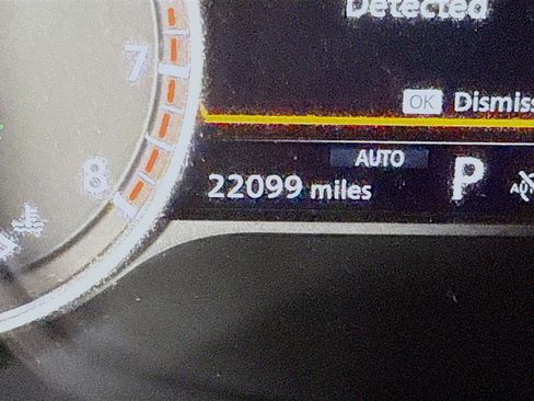 Used 2023 Nissan Pathfinder SL w/ SL Premium Package image 16