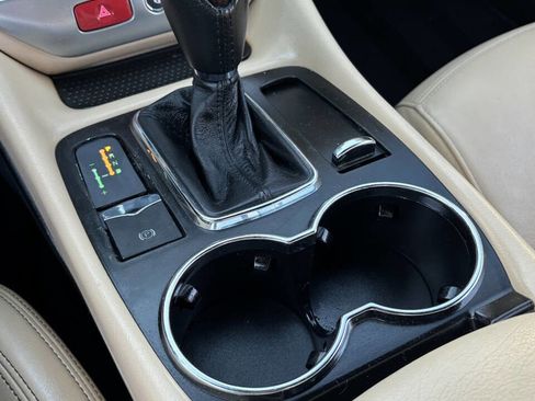 Used 2014 Maserati GranTurismo Sport image 15