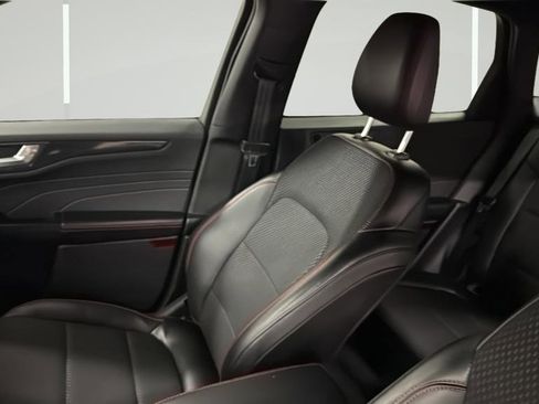 Certified 2025 Ford Escape ST-Line image 35