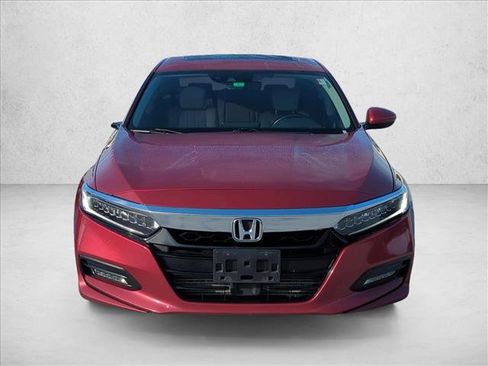 Used 2018 Honda Accord Touring image 2