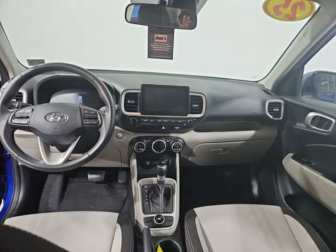 Certified 2025 Hyundai Venue SEL FWD image 14