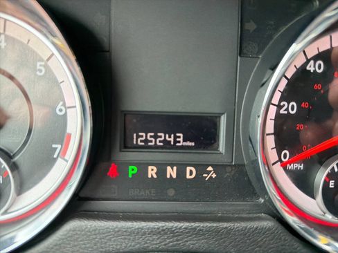Used 2019 Dodge Grand Caravan SXT FWD image 29