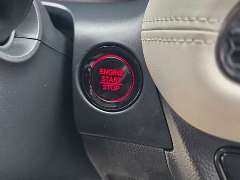 Used 2025 Honda HR-V LX image 33