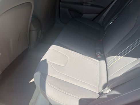 Used 2024 Hyundai Elantra SEL FWD image 9
