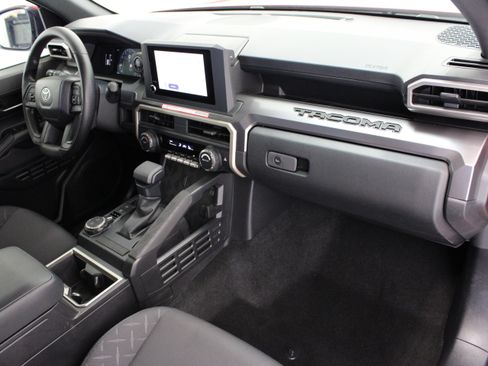 Certified 2026 Toyota Tacoma SR5 AWD/4WD image 35