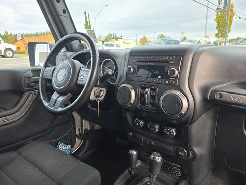 Used 2011 Jeep Wrangler Unlimited Sport image 9