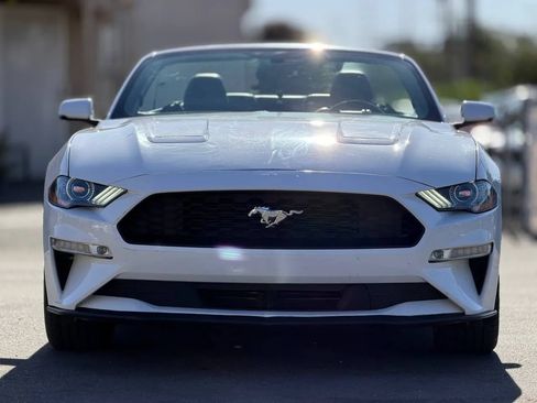 Used 2018 Ford Mustang Premium RWD image 4
