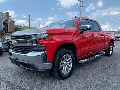Used 2020 Chevrolet Silverado 1500 LT w/ Convenience Package AWD/4WD image 1