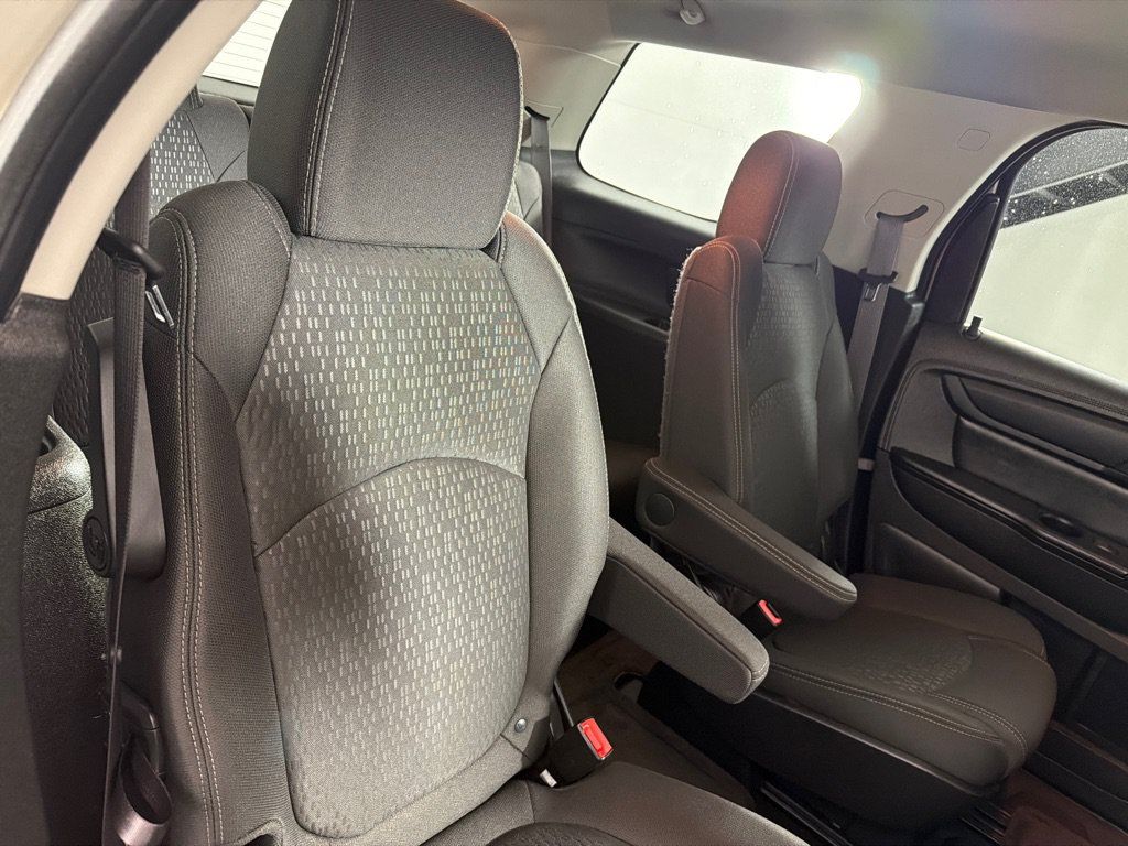 Used 2015 GMC Acadia SLE FWD image 23
