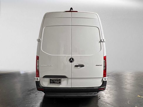 Used 2026 Mercedes-Benz Sprinter 2500 image 4