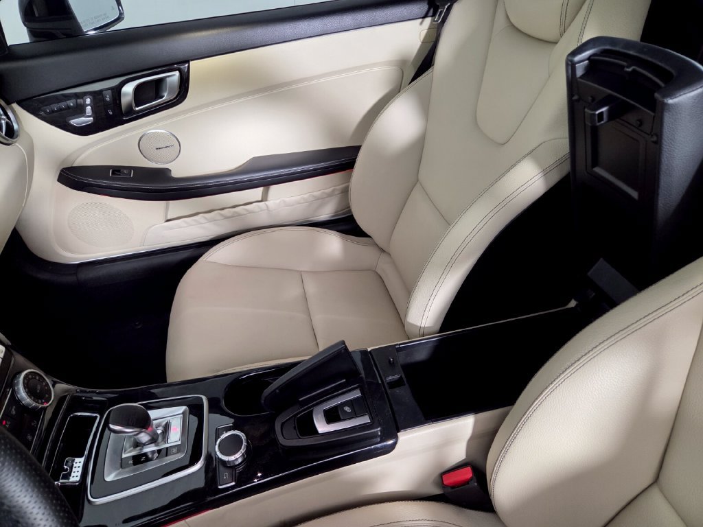 Used 2020 Mercedes-Benz SLC 300 image 22