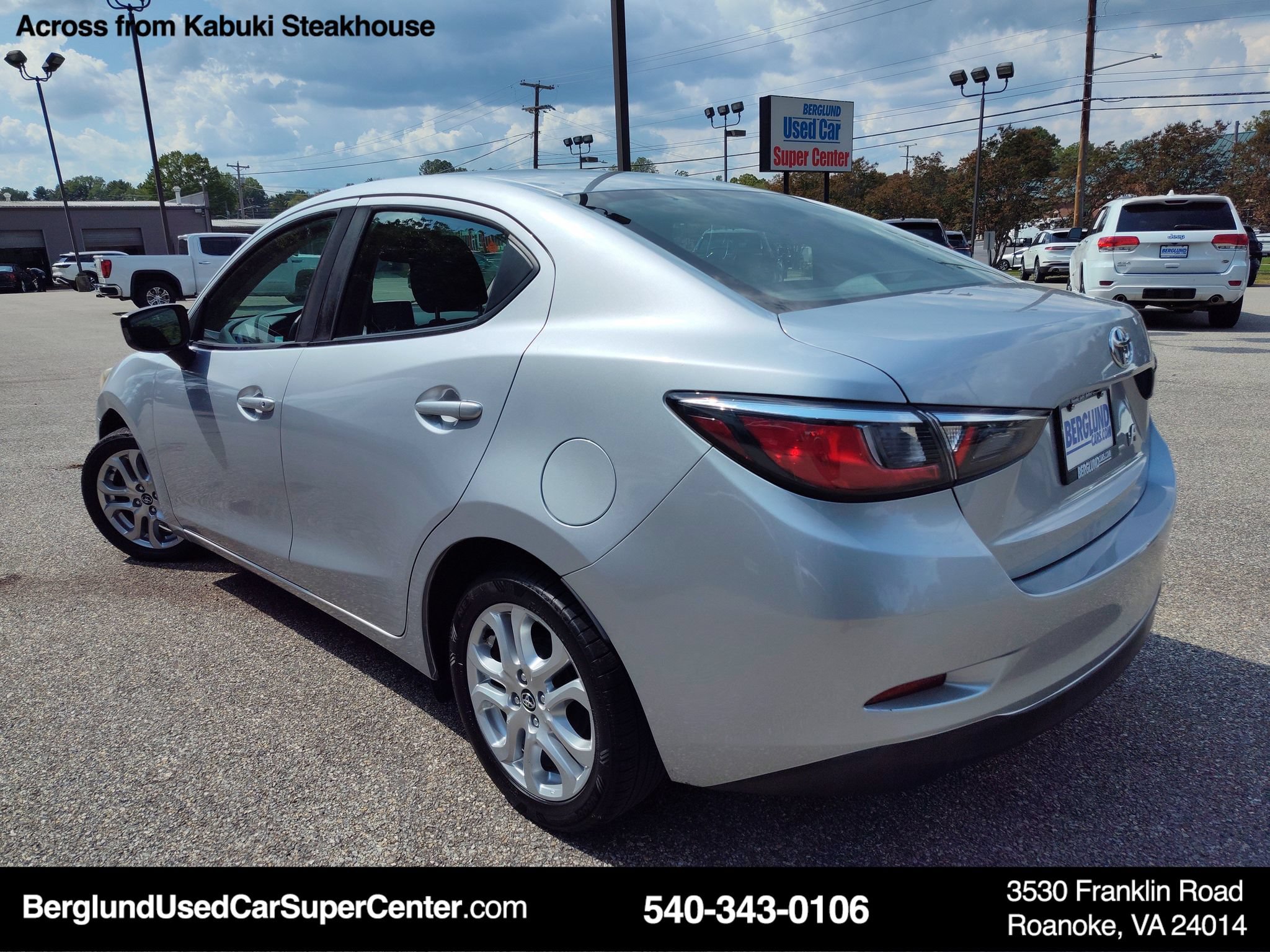 Used 2017 Toyota Yaris iA FWD image 6