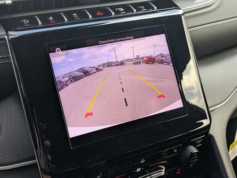 New 2025 Jeep Grand Cherokee Laredo w/ Luxury Tech Group I image 24