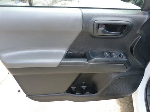 Used 2022 Toyota Tacoma SR RWD image 32