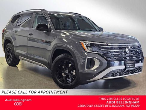 Used 2026 Volkswagen Atlas Peak Edition AWD/4WD image 1