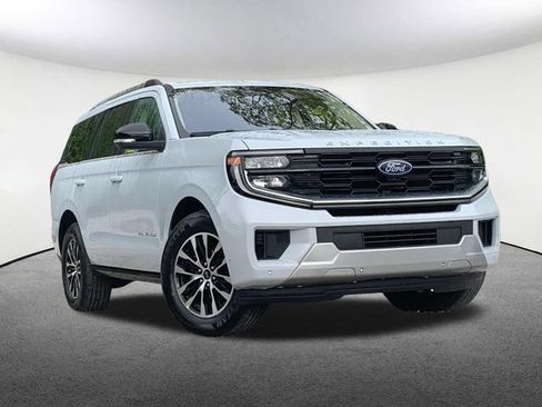 Certified 2025 Ford Expedition Platinum AWD/4WD image 2
