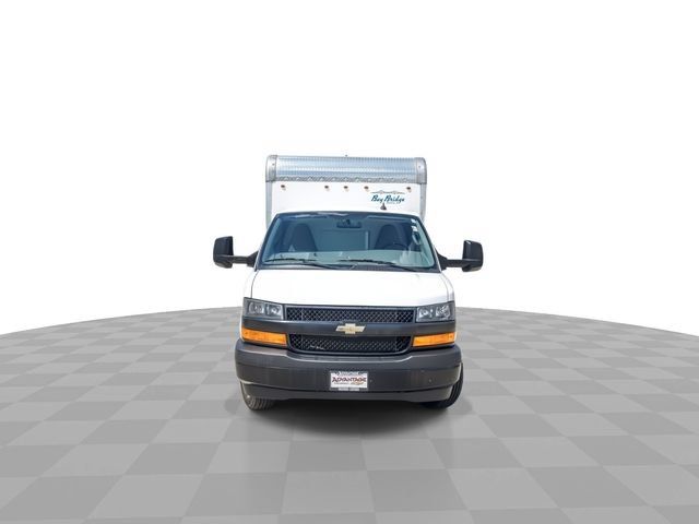 Used 2022 Chevrolet Express 3500 w/ Driver Convenience Package RWD image 3