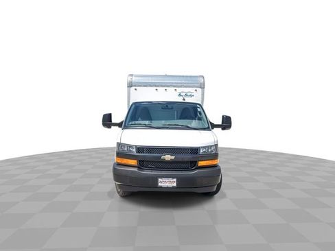 Used 2022 Chevrolet Express 3500 w/ Driver Convenience Package RWD image 3