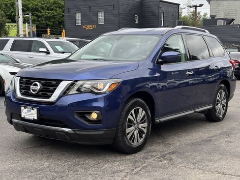 Used 2018 Nissan Pathfinder SV AWD/4WD image 4