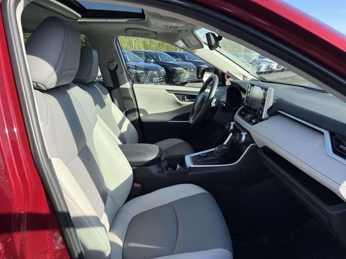 Used 2020 Toyota RAV4 Limited image 14