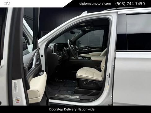 Used 2022 Cadillac Escalade Sport w/ Touring Package AWD/4WD image 18