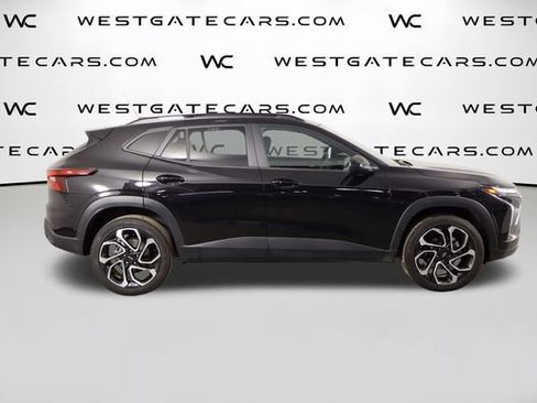 Used 2025 Chevrolet Trax RS w/ Sunroof Package FWD image 44