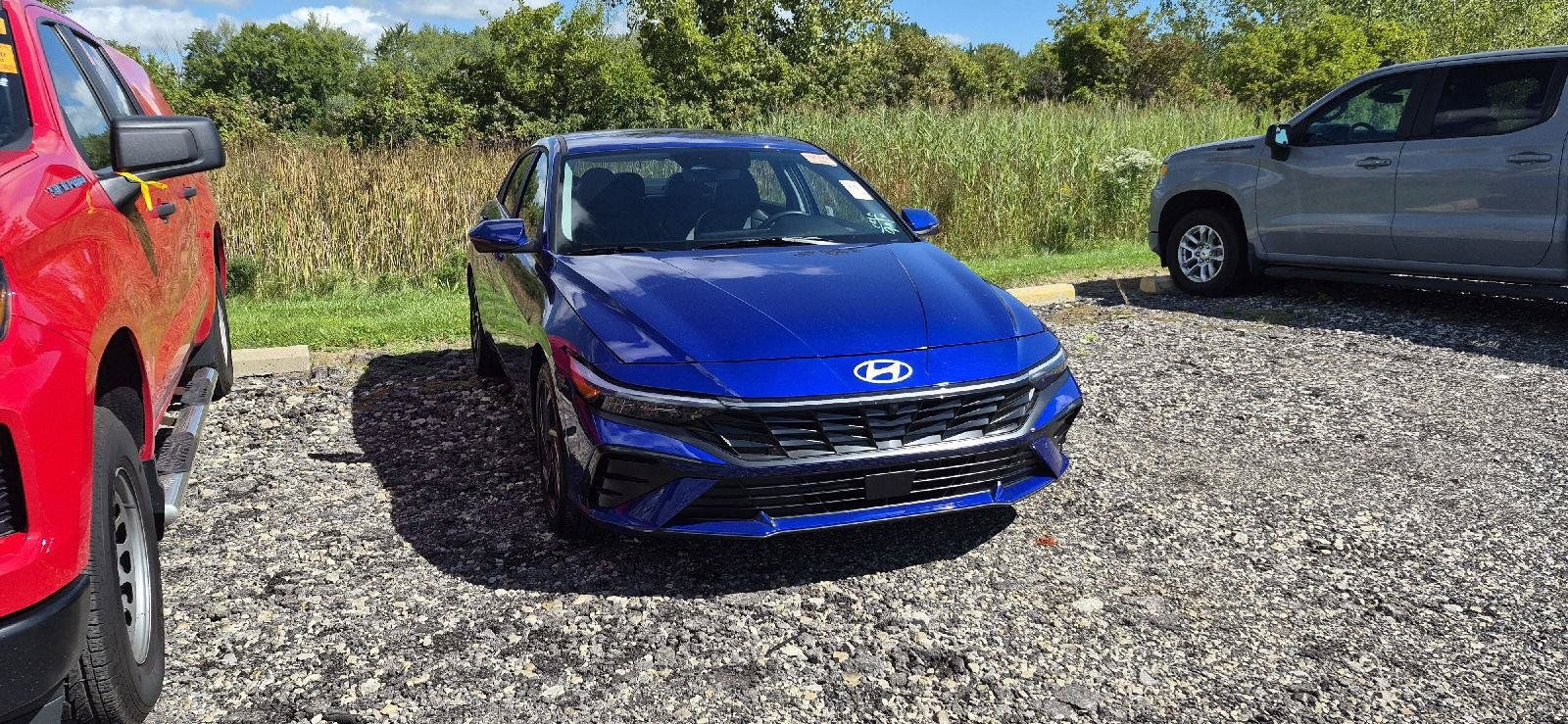 Used 2024 Hyundai Elantra Limited FWD image 2