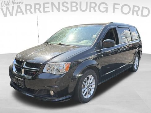 Used 2018 Dodge Grand Caravan SXT FWD image 3
