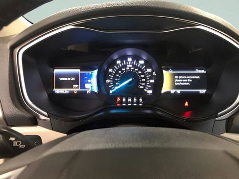 Used 2017 Ford Edge SEL image 13