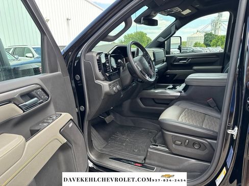 Used 2025 Chevrolet Silverado 2500 ZR2 AWD/4WD image 17