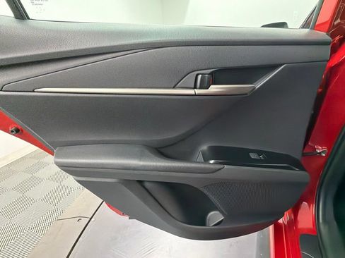Used 2026 Toyota Camry Hybrid FWD image 38
