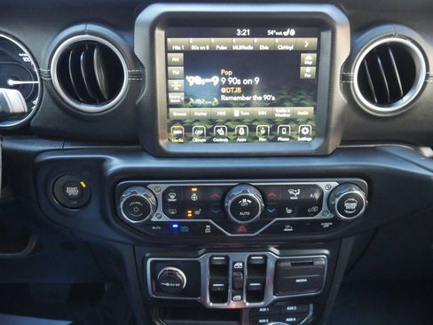 Used 2023 Jeep Wrangler Unlimited Sahara w/ Cold Weather Group image 16