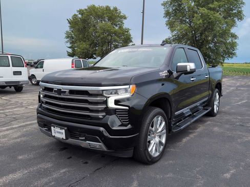 Used 2023 Chevrolet Silverado 1500 High Country w/ High Country Premium Package AWD/4WD image 1