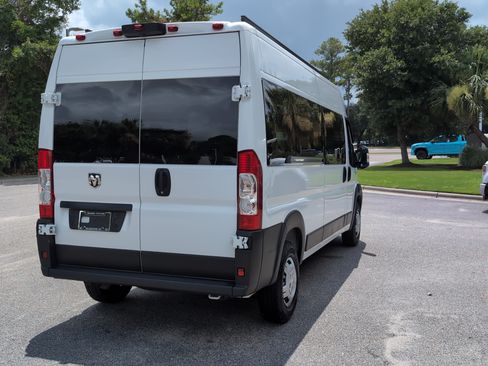 Used 2022 RAM ProMaster 2500 w/ Convenience Group FWD image 10