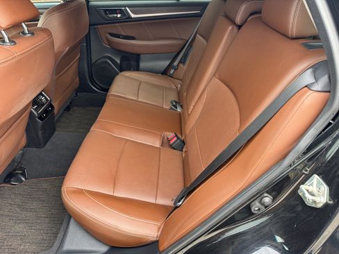 Used 2017 Subaru Outback 2.5i Touring w/ Popular Package #5A image 6