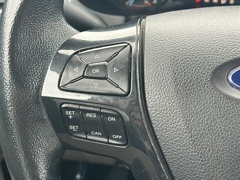 Used 2018 Ford Explorer XLT FWD image 27