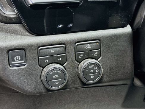 Used 2025 Chevrolet Silverado 2500 LT w/ Convenience Package AWD/4WD image 10